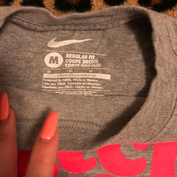 T shirt - Picture 2 of 4